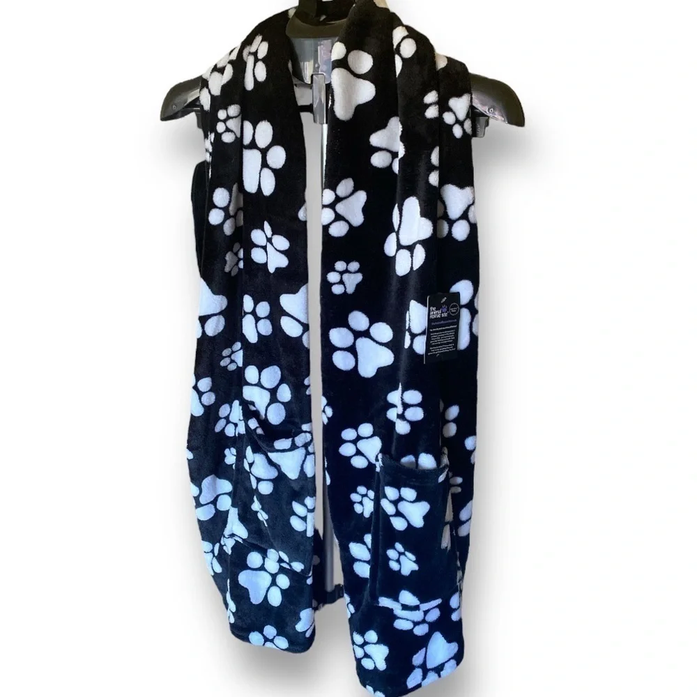 Animal Rescue Site Pocket Shawl Super Cozy Fleece Black & White OS 74” N…